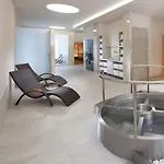 ホテル Francis Palace