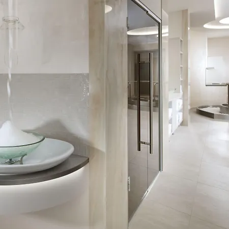 Francis Palace Hotel