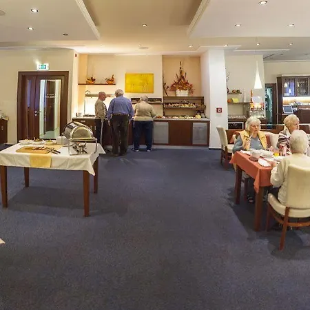 Francis Palace 4*